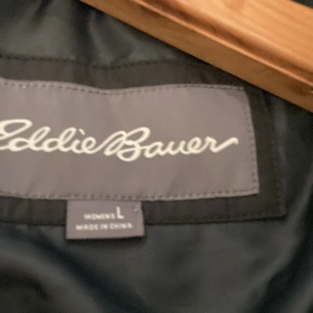 Womens Eddie Bauer larGe size down puffer - Picture 5 of 7